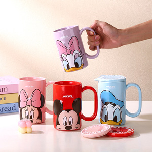 Taza de Café de Cerámica Grande de 690 ml con Diseño de Dibujos Animados, Linda Taza de Café con Tapa de <span class=keywords><strong>Mickey</strong></span>/<span class=keywords><strong>Minnie</strong></span>/Pato Donald - Product Image 1