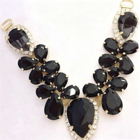 Vente en gros de tongs en métal strass et cristal en forme de V Clips chaîne de chaussures décoration boucle accessoires pour femmes