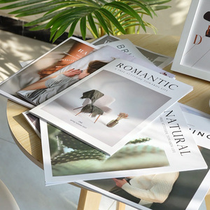 Impression <span class=keywords><strong>de</strong></span> livres à couverture souple en couleur pleine, <span class=keywords><strong>magazine</strong></span> <span class=keywords><strong>de</strong></span> mode, reliure parfaite, papier kraft, impression offset en relief, taille personnalisée, OEM personnalisé - Product Image 4