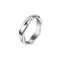 Bague élégante et fine en acier titane plaqué argent brillant, motif vague torsadée irrégulière, idéale pour mariage et banquet – Tendance et populaire