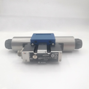 4WRPEH6C3B12L-30/M/24A1 Distributeur directionnel proportionnel hydraulique en bon état - Product Image 4