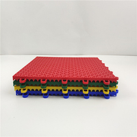Dalles de sol sportives emboîtables suspendues en PP pour demi-terrain de basketball extérieur