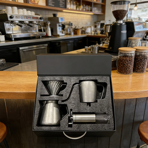 ชุดเครื่อง<span class=keywords><strong>ชง</strong></span><span class=keywords><strong>กาแฟ</strong></span>ดริปแบบมือถือ ดีไซน์คลาสสิก ปรับแต่งได้ กล่องของขวัญนำกลับมาใช้ใหม่ได้ ผลิตจากอะลูมิเนียมอัลลอยด์ ทนทาน เหมาะสำหรับใช้ในร้าน<span class=keywords><strong>กาแฟ</strong></span> - Product Image 4