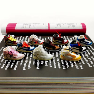 Khử mùi xe hơi hình giày thể thao 3D Mini AJ, tinh dầu thơm thạch cao, kẹp thông gió, nước hoa xe hơi - Product Image 6