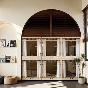 <span class=keywords><strong>Cage</strong></span> à étages pour animalerie, style minimaliste et texturé, avec rideaux et étagères latérales pour l'affichage des animaux - Product Image 1