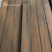Dalles de terrasse composites WPC en bois-plastique 3D gaufré, imperméables et ignifuges, pour vente en gros et pose DIY