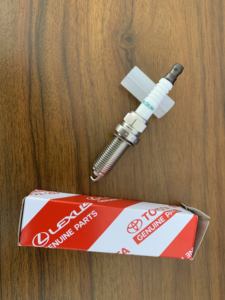 Bougies d'allumage de qualité supérieure A2701590600 A2701590700 pour <span class=keywords><strong>Mercedes</strong></span>-Benz Classe <span class=keywords><strong>E</strong></span> GLK <span class=keywords><strong>200</strong></span>, bougies d'allumage en iridium platine d'origine - Product Image 1