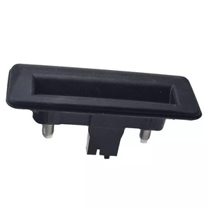 Loquet de déverrouillage du coffre Skoda 5J0827566E noir, pièce de rechange pour Fabia Octavia Superb - Product Image 1