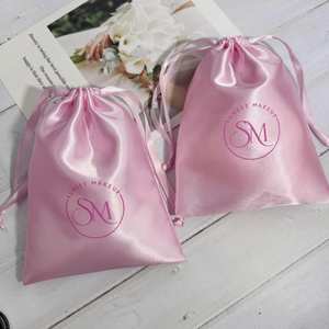 Sacs en tissu satiné à cordon de serrage en gros, sac à main pour perruque, chaussures de danse, logo personnalisé pour le stockage de cadeaux, l'emballage anti-poussière - Product Image 2