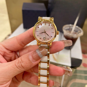 Elegante Reloj de Pulsera para Mujer con Esfera de Nácar, Marcadores de Cristal, Caja en Tono Dorado para Uso Diario y de Oficina Longinesing - Product Image 2