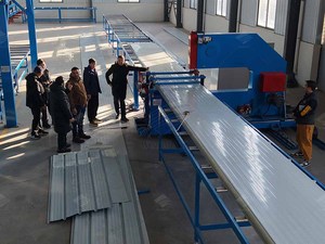 Lini Produksi <span class=keywords><strong>Panel</strong></span> Sandwich Otomatis Penuh dengan Kontrol PLC - Product Image 5