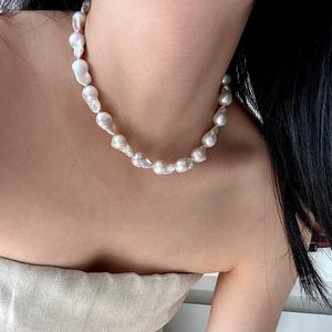 Collar de Perlas de Agua Dulce Barrocas Naturales con Colores Deslumbrantes de Luz Intensa, Cadena de Clavícula con Partículas Grandes de 11-12 mm - Product Image 3