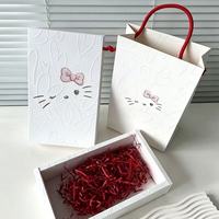 Boîte cadeau en relief avec motif de lapin de dessin animé, boîte cadeau mignonne et féminine avec rembourrage en papier pour anniversaire