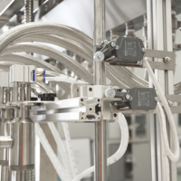 Automatische vulmachines voor vloeistoffen, mineraalwater, koude dranken en het bottelen van rode en witte wijn