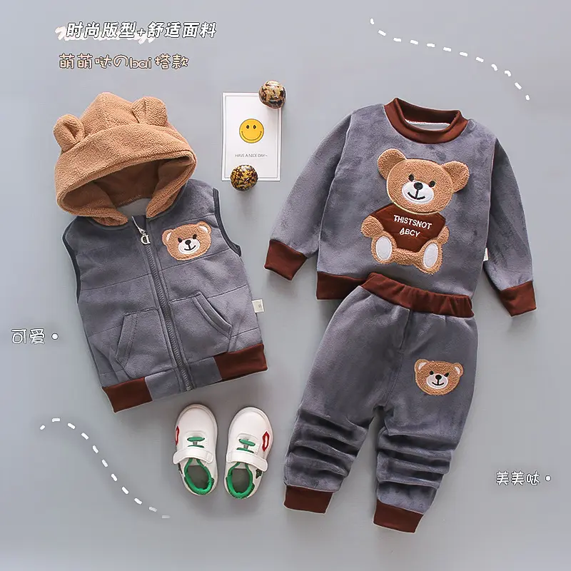 Ensemble de vêtements d'hiver pour bébé de bonne qualité et à bas prix, ensemble de trois pièces avec ours polaire de dessin animé