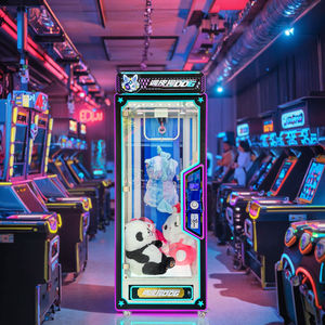 آلة ألعاب أركيد بتصميم مخصص تعمل بالعملات المعدنية لسحب الدمى مصنوعة من المعدن والأكريليك مع ضمان لمدة عام - Product Image 1