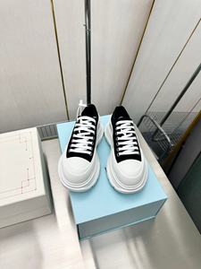 Los clásicos zapatos de plataforma retro para mujer presentan un diseño acolchado y son adecuados para la nueva tendencia de moda de 2026. - Product Image 5