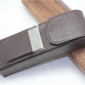 Estuche de Cuero para Cigarros con Cortador de Cigarros - Product Image 1