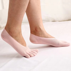 Chaussettes d'été pour femmes en velours prune, respirantes, en dentelle, invisibles, en maille, chaussettes bateau en silicone, chaussettes à cinq doigts - Product Image 4