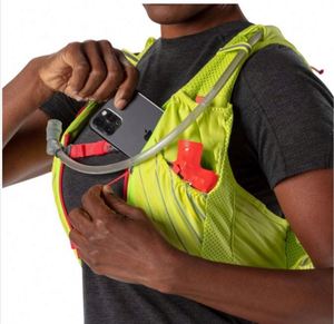 Muestra Gratuita de Camelbak: Chaleco de Carrera Pinnacle para Mujer y Mochila de Hidratación de 12L con Bolsa de Agua de 1.6L, Bolsillos Resistentes al Agua, Ligero - Product Image 2