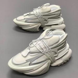 รองเท้าวิ่งสุดหรูสไตล์เมคคา-ฟิวเจอร์ริสติก จัดส่งรวดเร็ว รองรับแรงกระแทกอย่างดี รองเท้าผ้าใบดีไซน์เนอร์สำหรับทุกเพศ รองเท้ากีฬา - Product Image 3