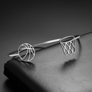 Bracelet de basket-ball et de basketball en acier inoxydable plaqué or, ajustable, bijou de sport tendance pour joueur de basket-ball, cadeau - Product Image 4
