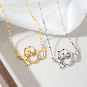 Collana Trendy con Ciondolo Orsetto 'I Love U' in Oro Splendente, Charm Smaltato a Forma di Cuore, Catena Lucida Scintillante, Regalo di Gioielleria per Donne - Product Image 4