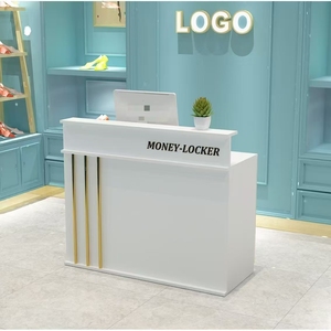 Mostrador de Recepción Moderno para Salón de Belleza, Pequeño, Blanco y Dorado, de Lujo, Usado, para Venta - Product Image 4