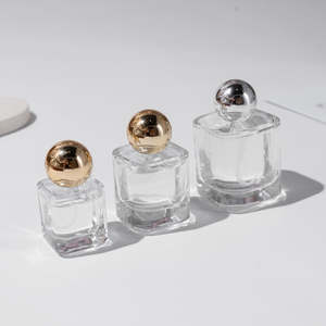 Flacon <span class=keywords><strong>de</strong></span> <span class=keywords><strong>parfum</strong></span> en verre transparent <span class=keywords><strong>de</strong></span> haute qualité avec biseau arrondi, vaporisateur fin, 30ML 50ML 100ML - Product Image 5