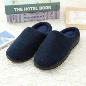 Zapatillas de invierno para hombre, zapatos de rizo suave para interior, con punta cerrada, cómodos zapatos de rizo alto, para casa - Product Image 4