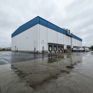 Almacén Frigorífico de Estructura de Acero Q355B de Grado Alimenticio, 1000-5000 m², Panel Sándwich de PU, Conforme a HACCP, Certificado ISO 9001 - Product Image 3