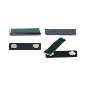 [MAGNETO] Ensemble d'aimants rectangulaires permanents industriels pour badges nominatifs avec dos adhésif pour le bureau et les expositions - Product Image 1