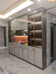 خزانة بار متينة متينة من الماهوجني حديثة مخصصة وصديقّة وصديقّة للعرض مع مساحة تخزين لتناول الطعام وغرفة المعيشة - Product Image 4