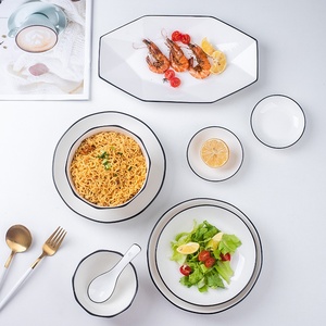 Piatto di Servizio Moderno in Ceramica Bianca, Piatto Lungo Esagonale in Porcellana con Bordo Nero, Vassoio Creativo per Frutta e Insalata per Hotel e Ristoranti - Product Image 4