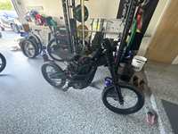 Supermoto noire 2026 pour roues LBX Light Bee 70/90-17 90/80-17 avec rayons argentés ou noirs et jante argentée