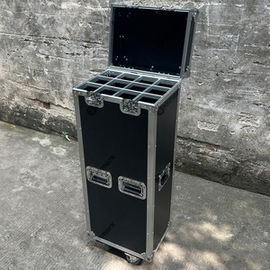Boîte de transport à roulettes sur mesure pour pieds de micro, idéale pour les événements audiovisuels et les tournées - Product Image 6