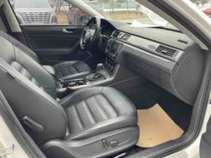 Volkswagen <span class=keywords><strong>Passat</strong></span> <span class=keywords><strong>2017</strong></span> 280TSI DSG Premium Edition Usata Economica - Sedan da Concessionaria per Esportazione - Auto Usate di Seconda Mano - Product Image 5