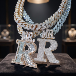 Colgante Personalizado de Plata de Ley 925 con Moissanita, Letra en Forma de Charm, Corte Brillante Redondo VVS, Joyería - Product Image 4