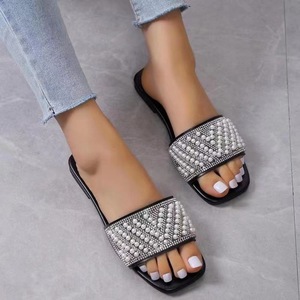 Nuevas <span class=keywords><strong>Sandalias</strong></span> de tacón bajo adornadas con perlas de diamantes de imitación coloridos para mujer, zapatillas de playa de Estilo Hawaiano de talla grande para mujer - Product Image 5