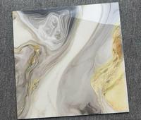 Carrelage en porcelaine effet marbre veiné or 600x600mm, collection luxe polie pour salon