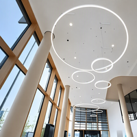 Lampu Gantung LED Lingkaran Modern Nordik Akrilik Aluminium LED Linear yang Dapat Disesuaikan untuk Dekorasi Kamar Hotel