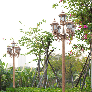 เสาโคมไฟสวนกลางแจ้งทองเหลืองพร้อมโคมแก้ว 5 ดวง ไฟ LED สีขาวอบอุ่น IP66 พร้อมเซ็นเซอร์ตรวจจับความเคลื่อนไหว พลังงานแสงอาทิตย์ รับประกัน 10 ปี - Product Image 4