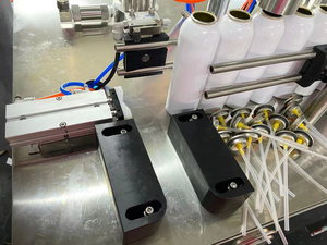 Máquina de llenado de aerosol de <span class=keywords><strong>aceite</strong></span> <span class=keywords><strong>lubricante</strong></span> <span class=keywords><strong>WD</strong></span> <span class=keywords><strong>40</strong></span> para productos de automóviles - Product Image 5