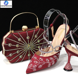 Set di <span class=keywords><strong>scarpe</strong></span> italiane per matrimonio di alta qualità <span class=keywords><strong>scarpe</strong></span> da donna Set di borse per partita da donna Set di <span class=keywords><strong>scarpe</strong></span> di alta qualità - Product Image 4