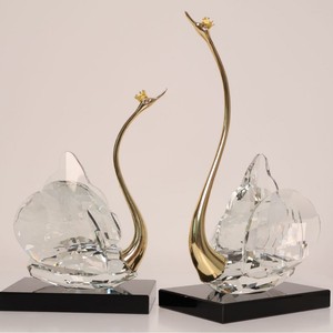 Escultura de Cisne Grabada en Cristal Blanco de Lujo, Decoración Ecológica de Estilo Moderno y Minimalista para Sala de Estar, Oficina o Escritorio - Product Image 4