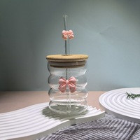 JUNVOY Mignonne tasse en verre borosilicate de haute qualité avec paille créative et couvercle en bambou, usage domestique universel, couleur unie, simple paroi, résistante aux hautes températures