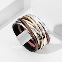 Bracelet en cuir tressé multicouche noir et rouge classique et charmant avec boucle pour femme