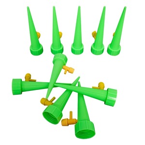 Estacas de Riego por Goteo Cónicas con Válvula de Control para Plantas de Jardín y Hogar - Product Image 5