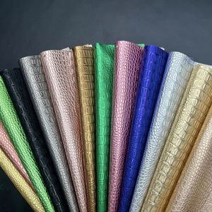 生动的鳄鱼纹压花皮革织物床单: 引人注目，耐用的材料，用于时尚和配饰设计 - Product Image 1