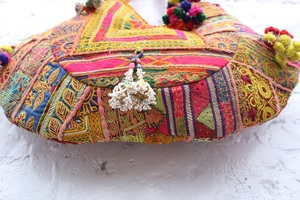 Sac à bandoulière ethnique indien brodé à la main de style mignon, sac à main Banjara coloré, bohème, léger, doublure en coton, grande capacité - Product Image 4